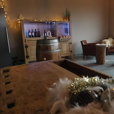 Q-time Barvaux, Durbuy-adults Only Frühstückspension 4*